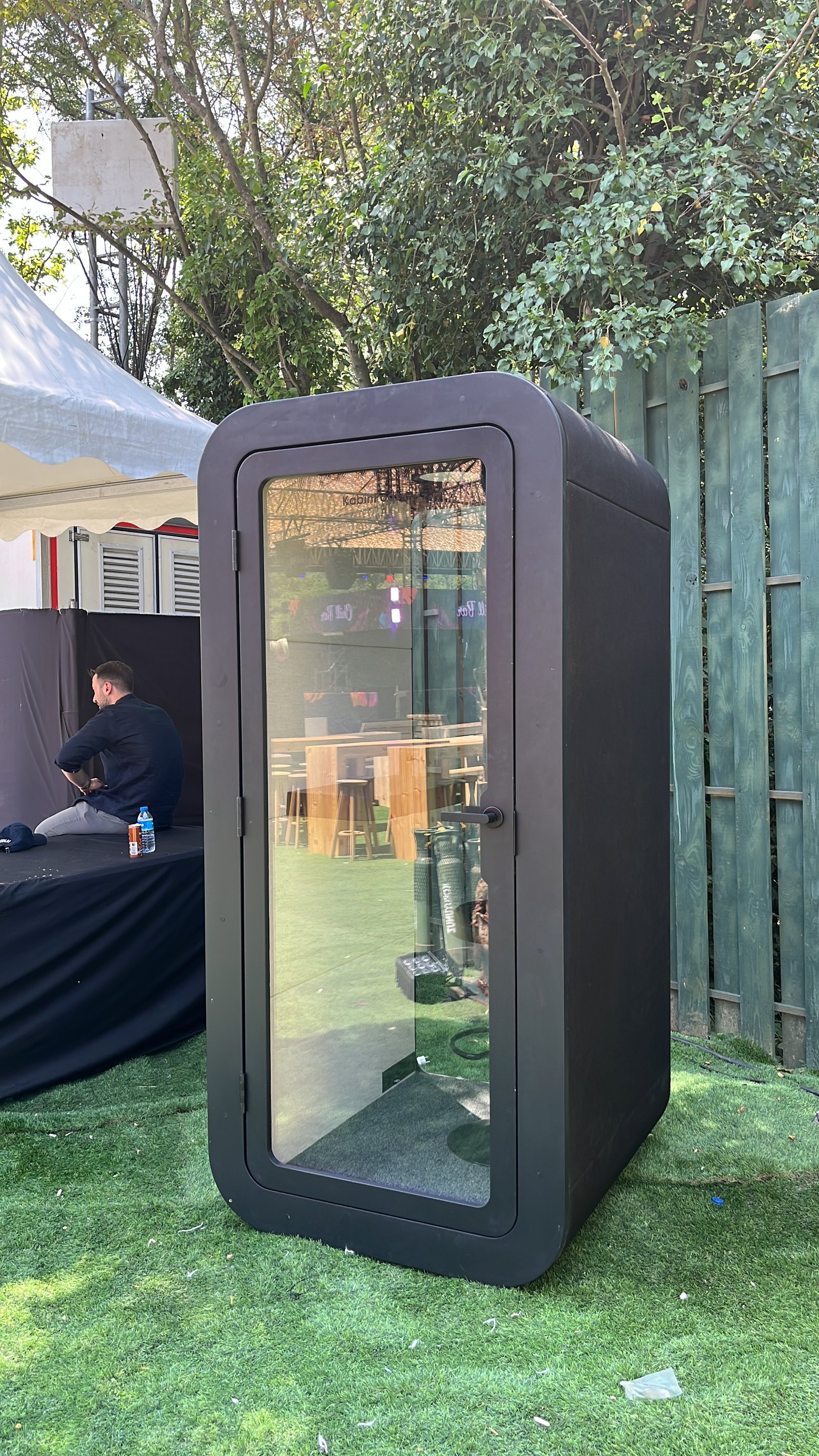 Telefon konuşma kabini